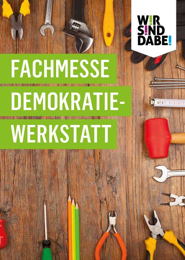 Bild einer Werkbank, auf der verschiedene Werkzeugen mit bunten Griffen liegen.